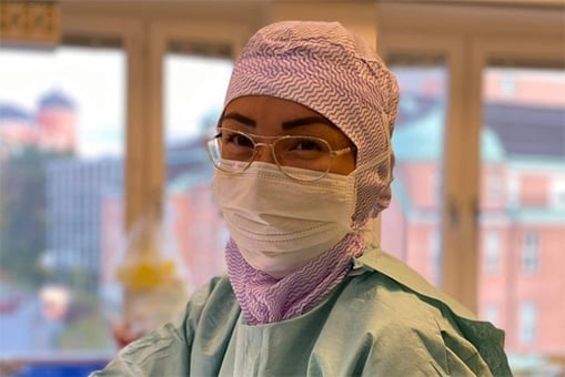 Minna, operationssjuksköterska