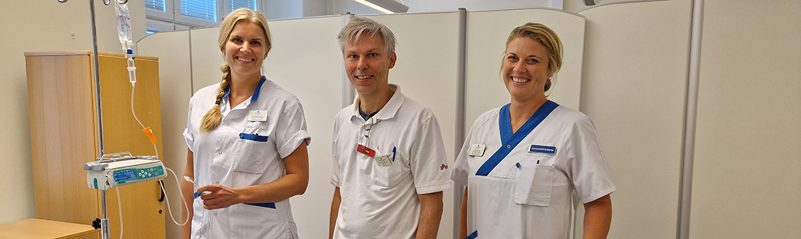 Bilden är från vänster till höger Rebecka Hilmius (fo-ssk), professor Per-Ola Carlsson (öl) och Karin Kjellström (fo-ssk). Fotograf Therese Isaksson.