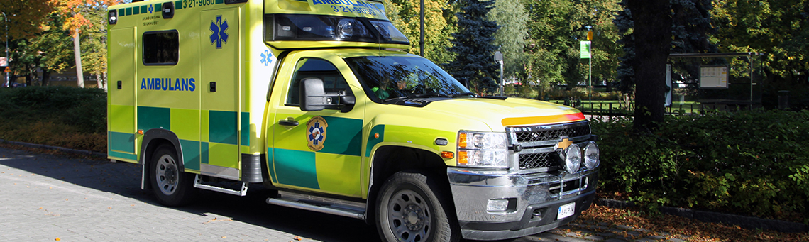 Bild på uppställd ambulans.